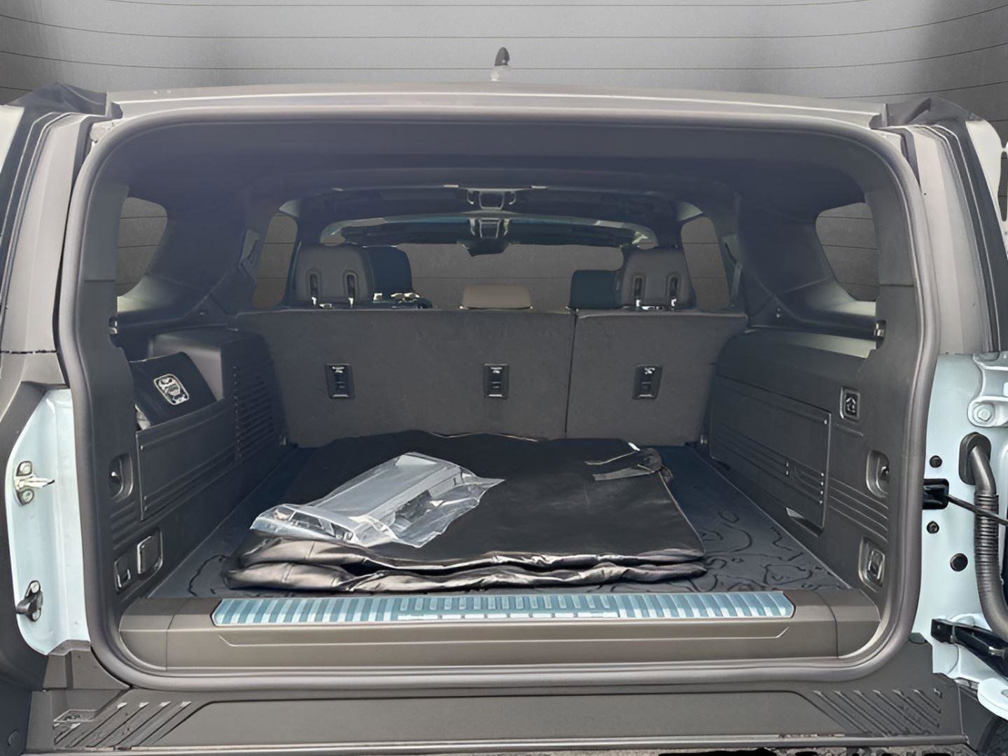 New 2025 GMC Hummer EV 2X image 13