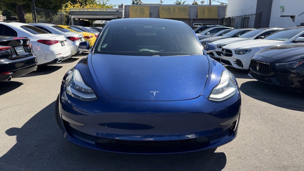Used 2020 Tesla Model 3 Standard Range image 2