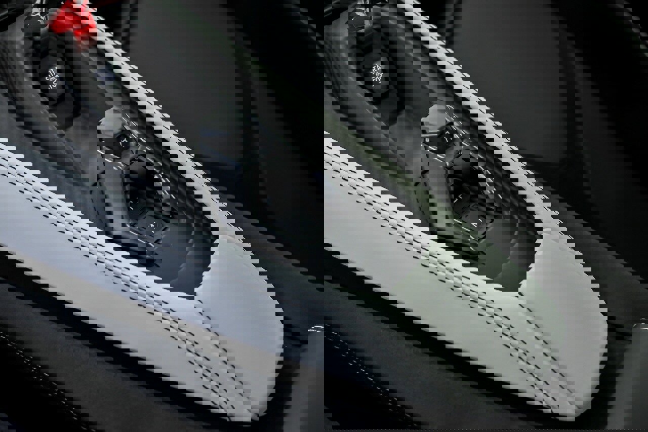 Used 2024 Lamborghini Revuelto image 45