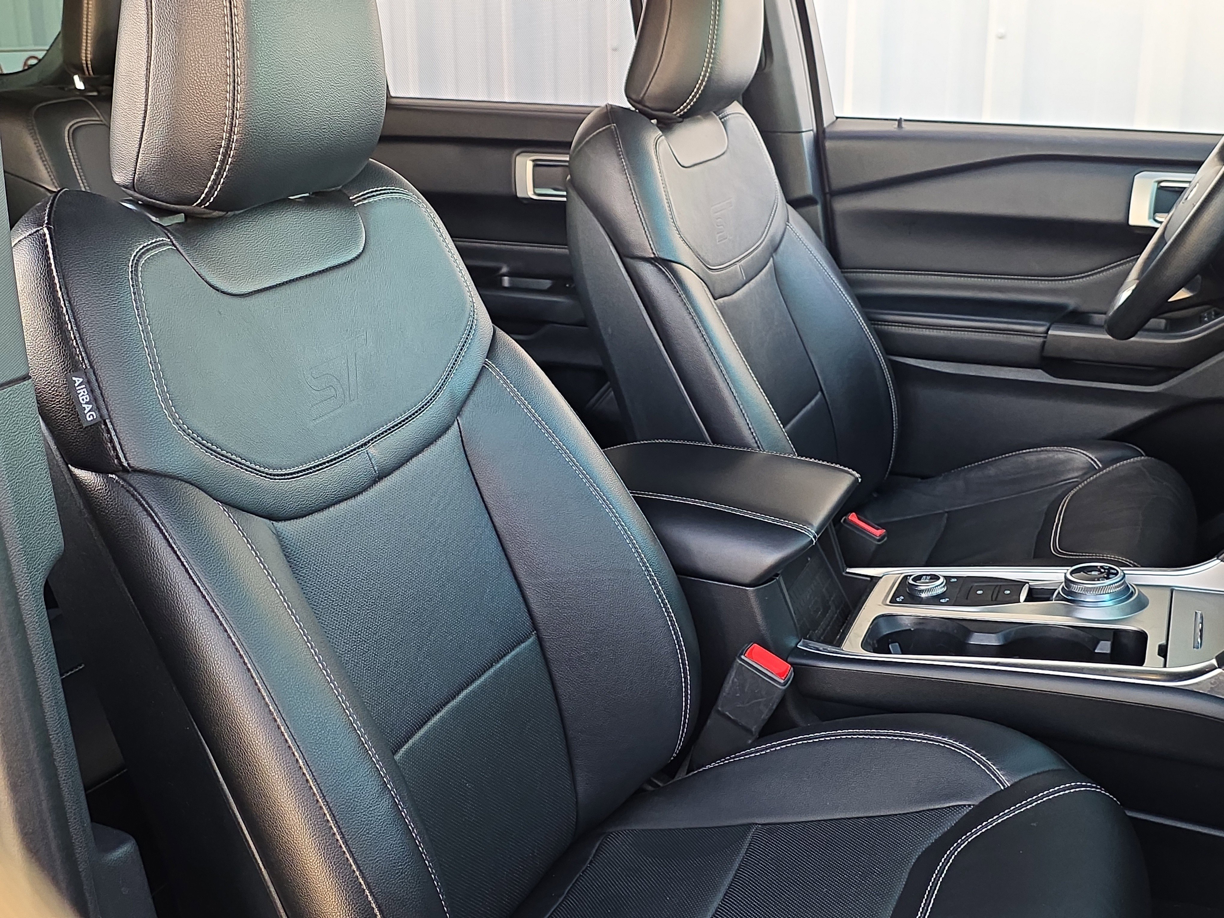 Used 2020 Ford Explorer ST image 37