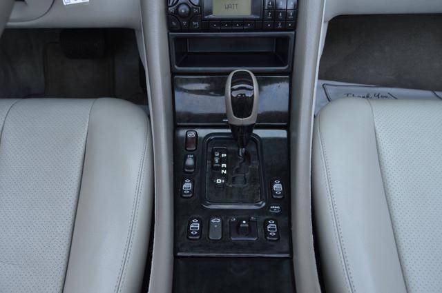 Used 2001 Mercedes-Benz CLK 430 Cabriolet image 31