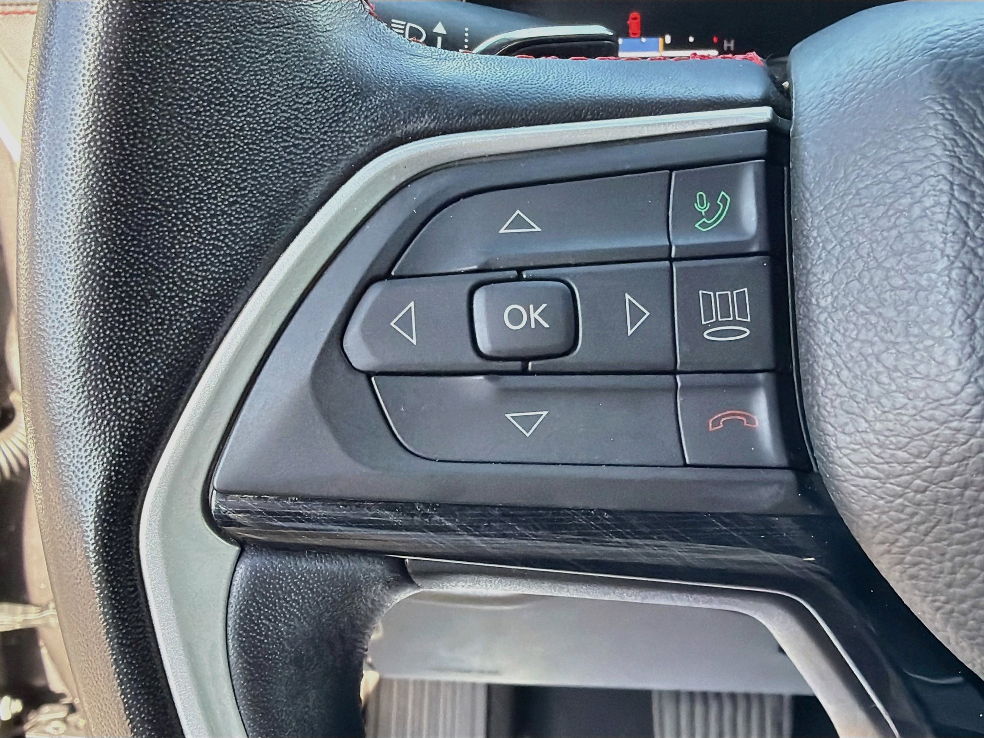 Used 2022 Jeep Grand Cherokee Trailhawk AWD/4WD image 38