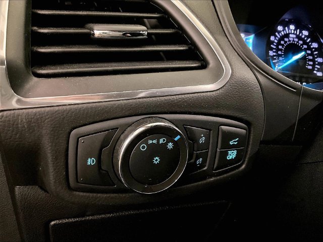 Used 2022 Ford Edge Titanium w/ Equipment Group 301A AWD/4WD image 30