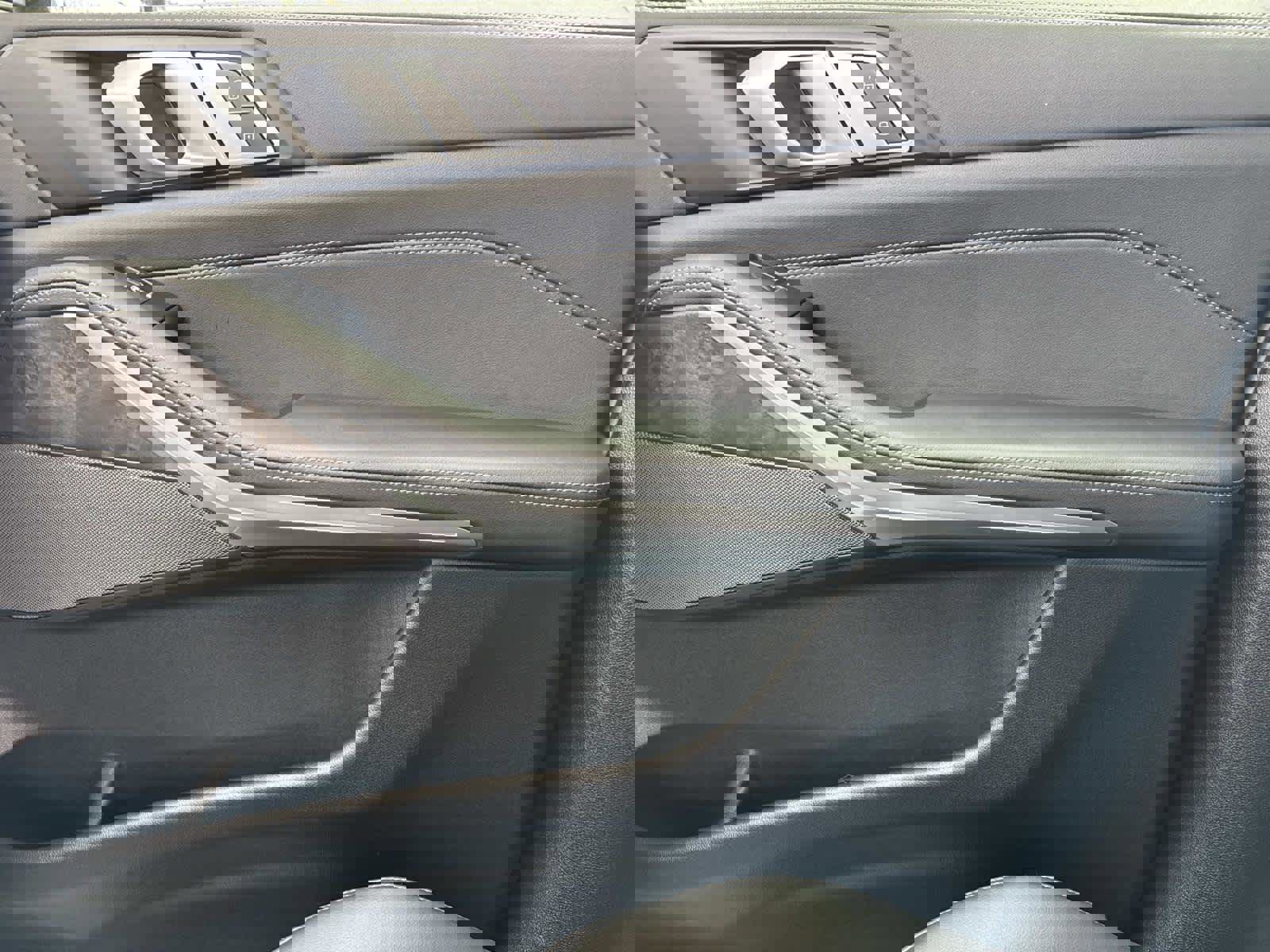 Used 2025 BMW X5 xDrive50e image 23