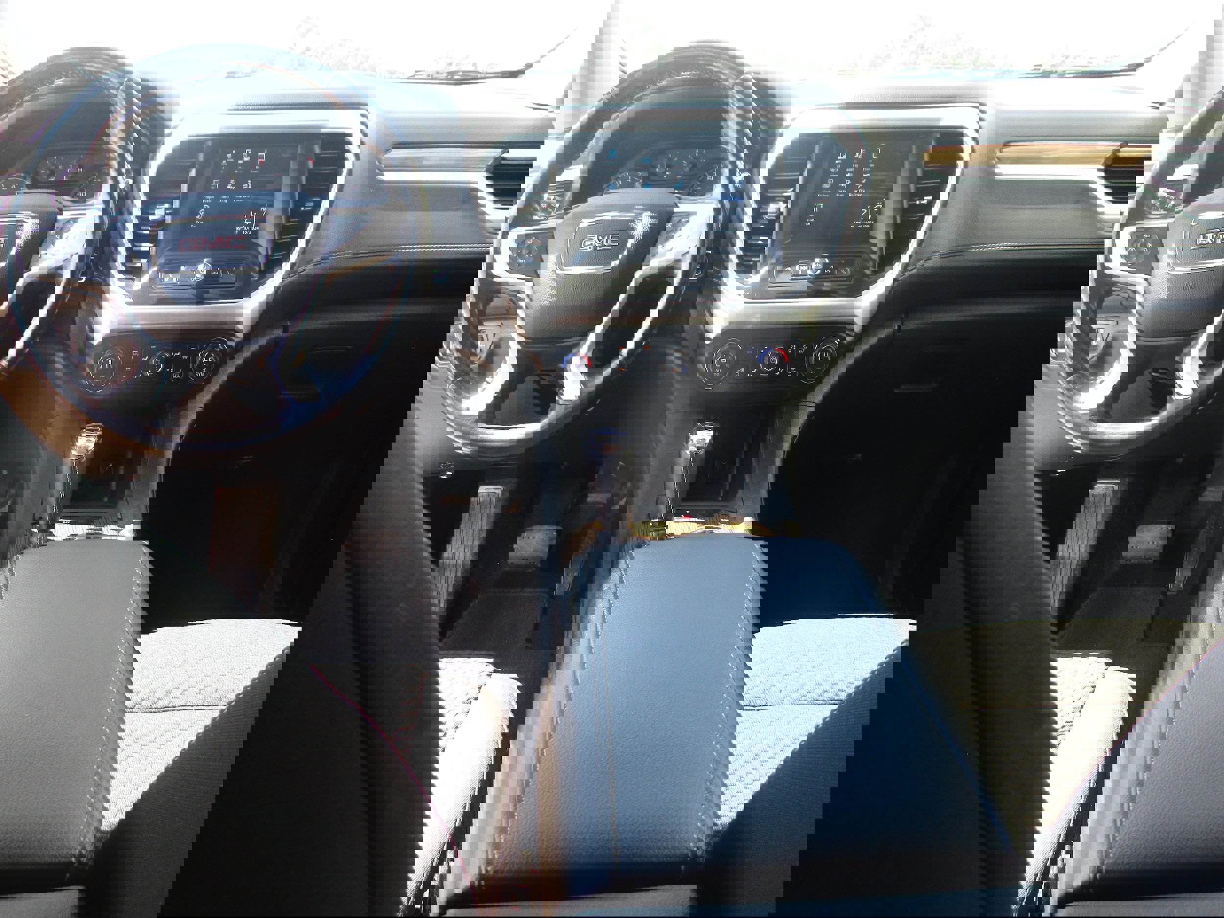 Used 2019 GMC Acadia SLE image 15