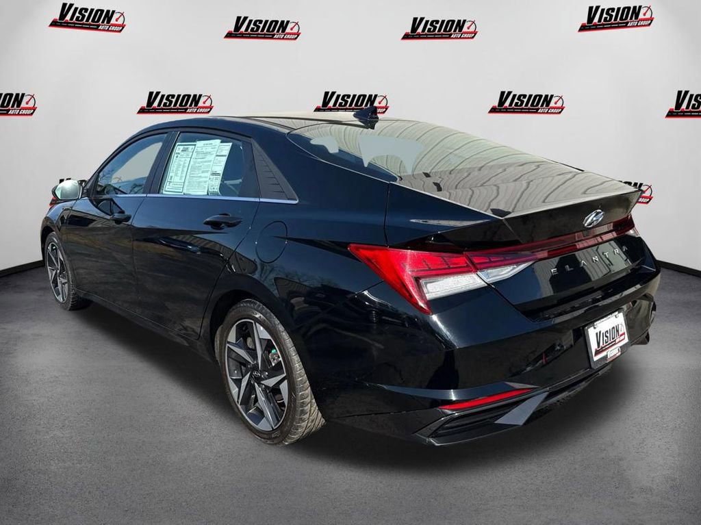 Used 2021 Hyundai Elantra SEL w/ Convenience + Premium Package image 7