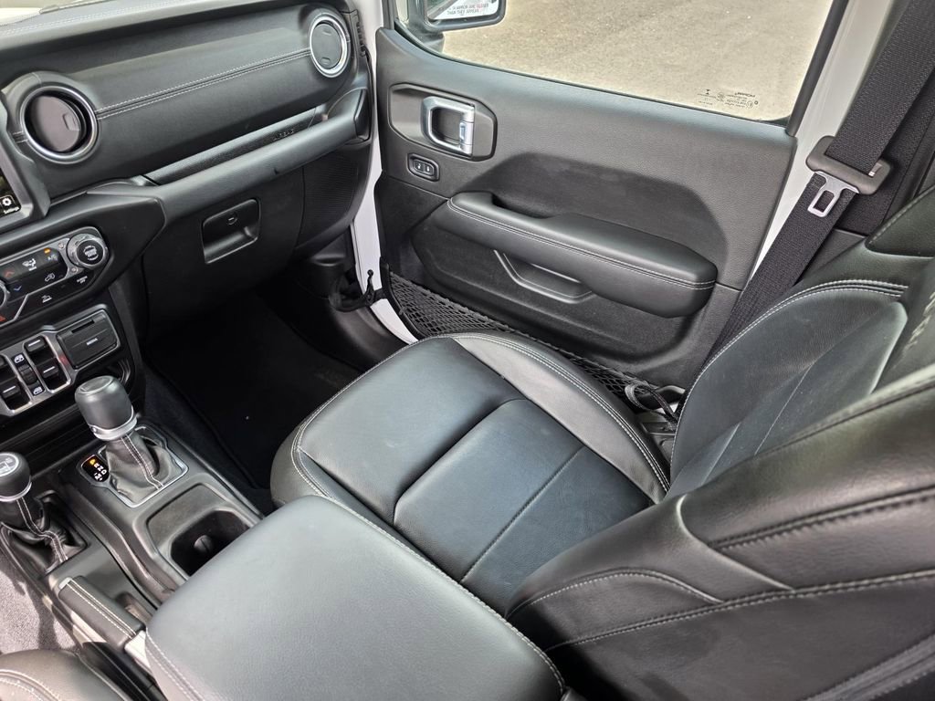 Used 2022 Jeep Wrangler Unlimited Sahara image 28