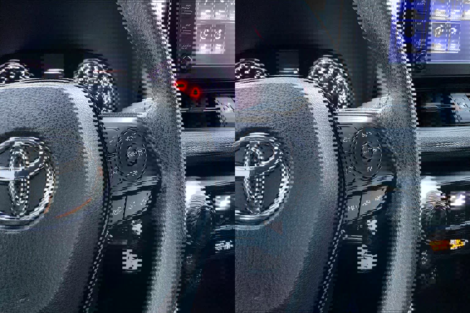 Used 2019 Toyota RAV4 LE image 24