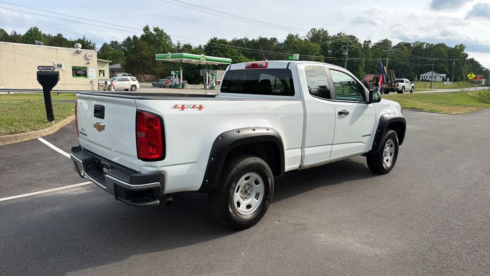 Used 2018 Chevrolet Colorado W/T AWD/4WD image 7
