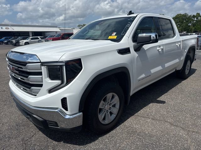 Used 2024 GMC Sierra 1500 SLE image 2