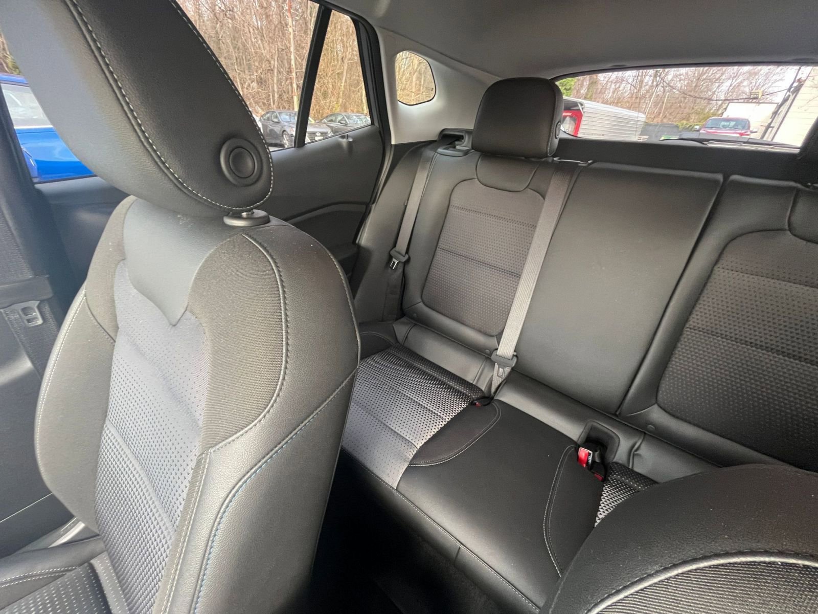 Used 2025 Chevrolet Trax LT image 33