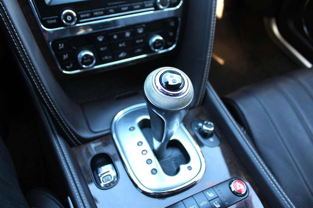 Used 2015 Bentley Flying Spur W12 image 34