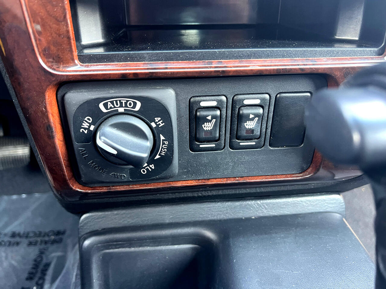 Used 2001 Nissan Pathfinder LE image 38