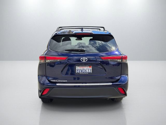 Used 2021 Toyota Highlander L FWD image 5