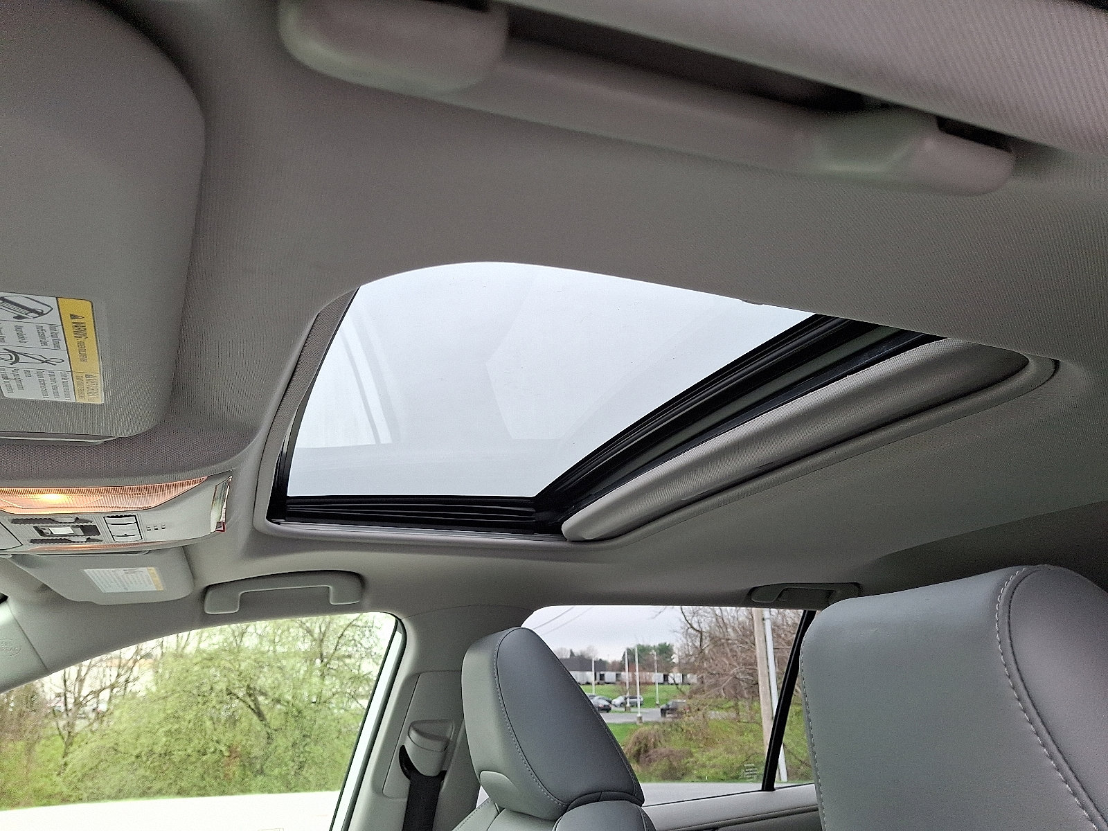 Used 2019 Toyota RAV4 Limited w/ Carpet Mat Package image 16