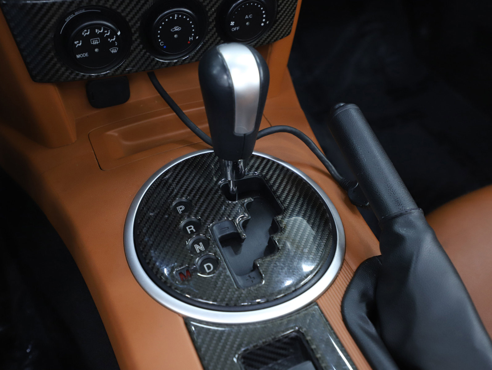 Used 2006 MAZDA MX-5 Miata Grand Touring w/ Premium Pkg image 17