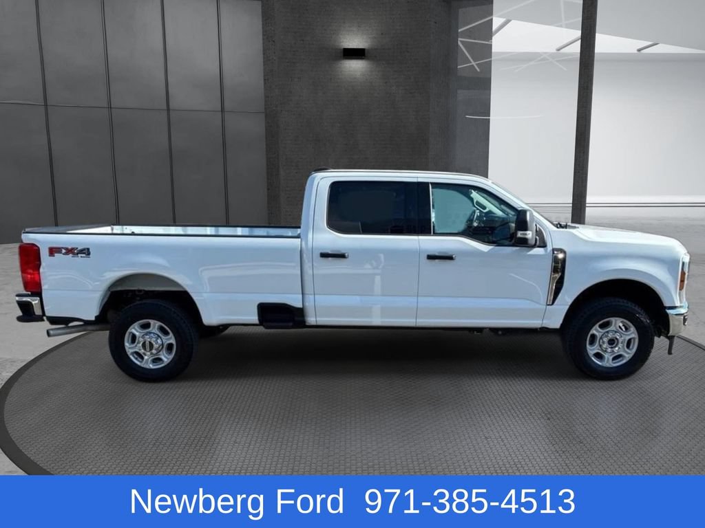 Used 2025 Ford F350 XLT w/ FX4 Off-Road Package AWD/4WD image 4
