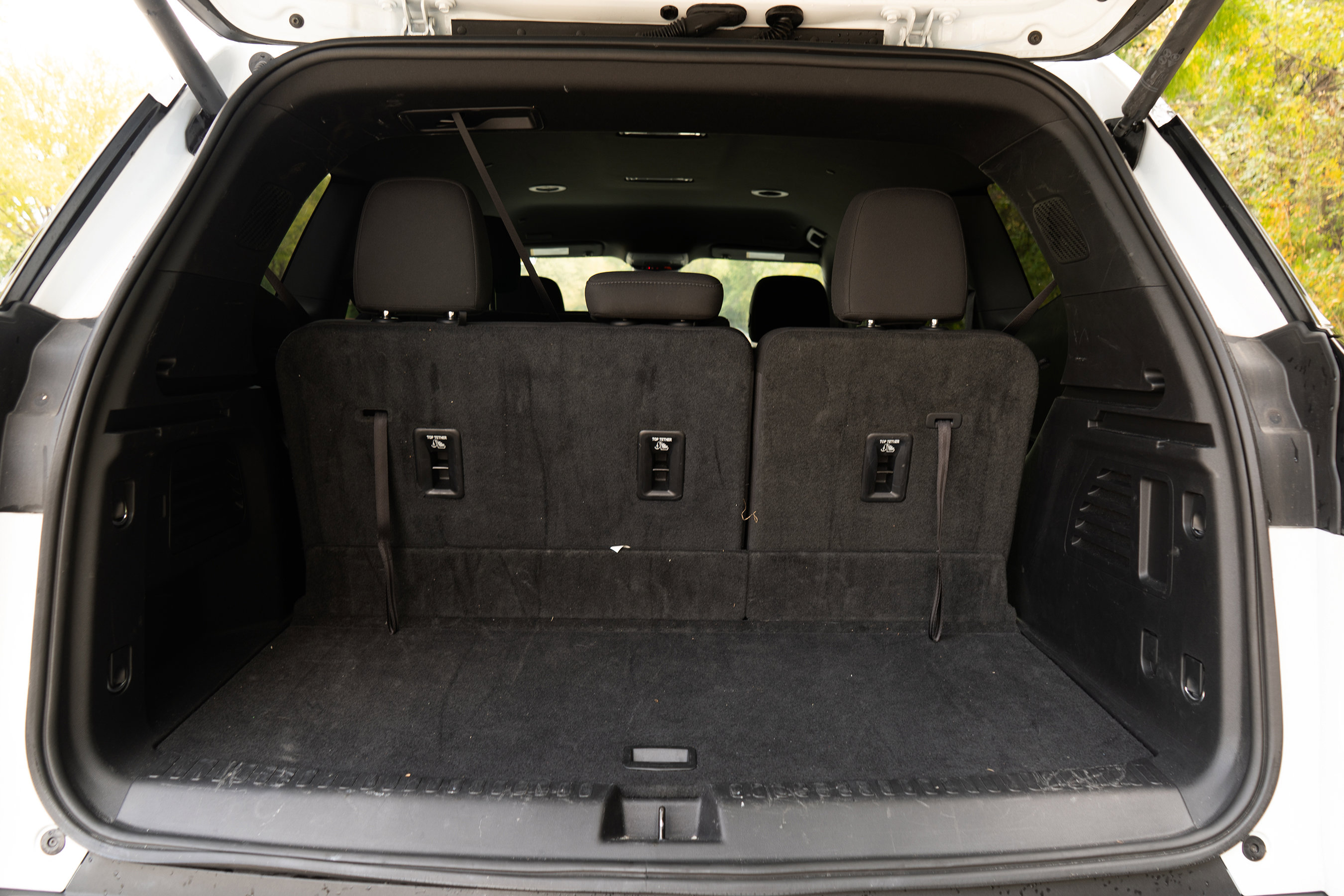 Used 2025 GMC Acadia Elevation image 41