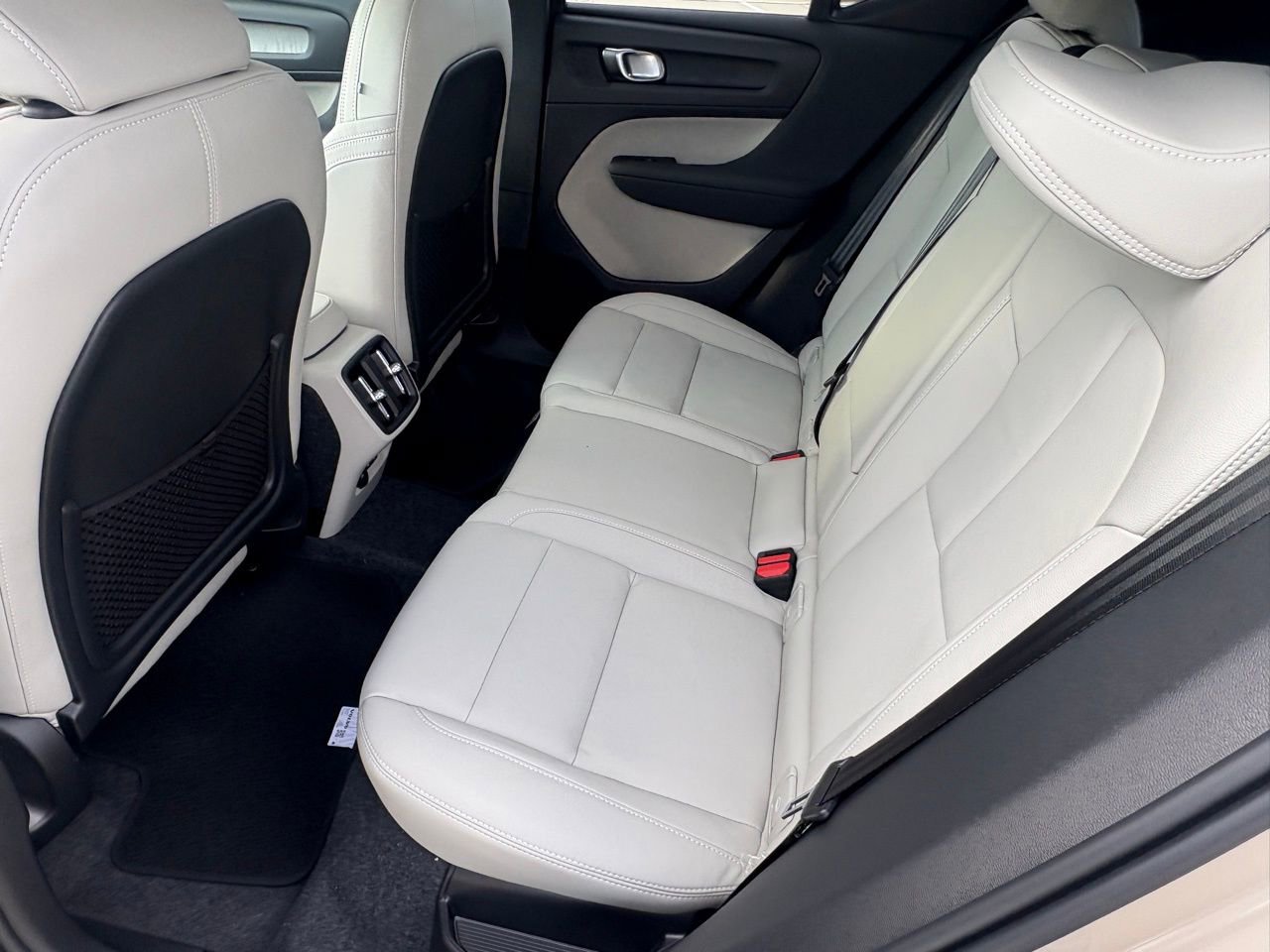 New 2026 Volvo XC40 B5 Plus w/ Protection Package Premier AWD/4WD image 22