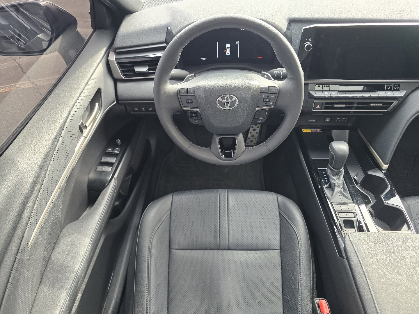 Used 2025 Toyota Camry XSE image 34