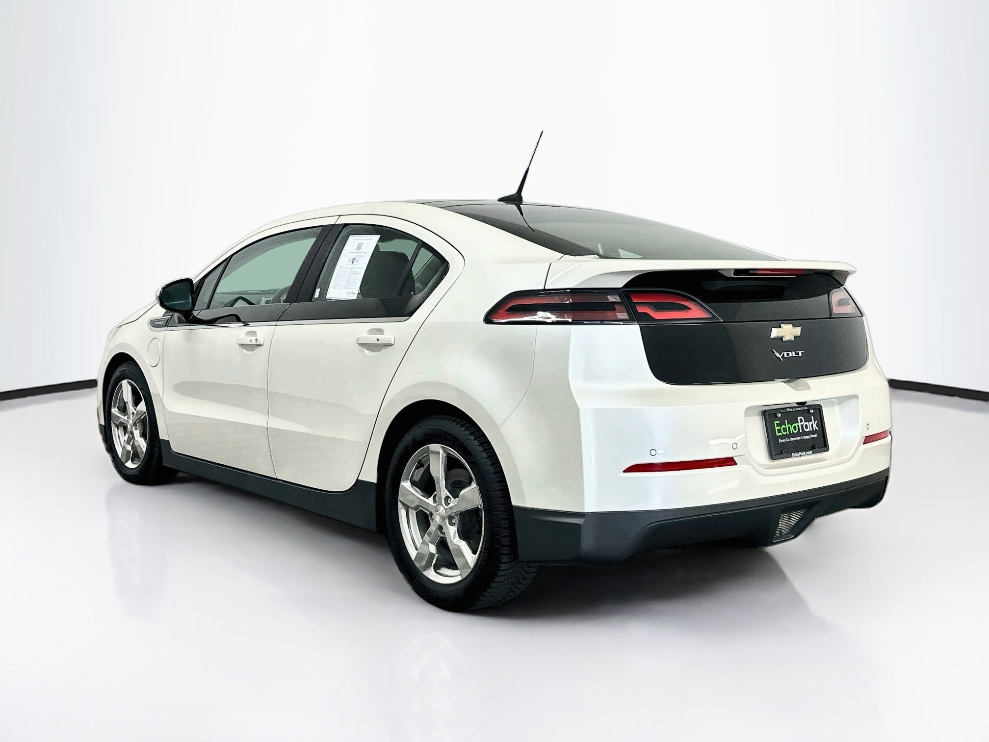 Used 2012 Chevrolet Volt Premium w/ Premium Trim Package FWD image 5