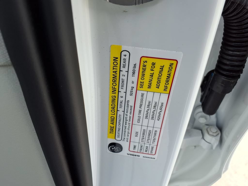 Certified 2025 Volvo XC90 B6 Plus AWD/4WD image 35