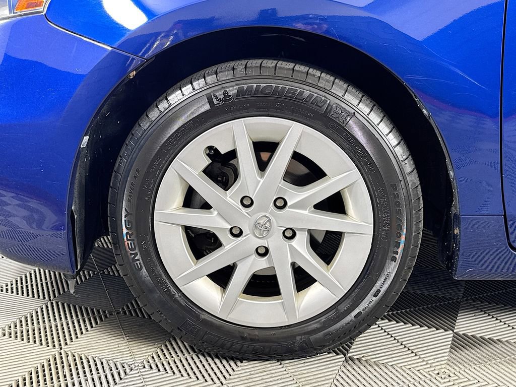 Used 2014 Toyota Prius V Three FWD image 28