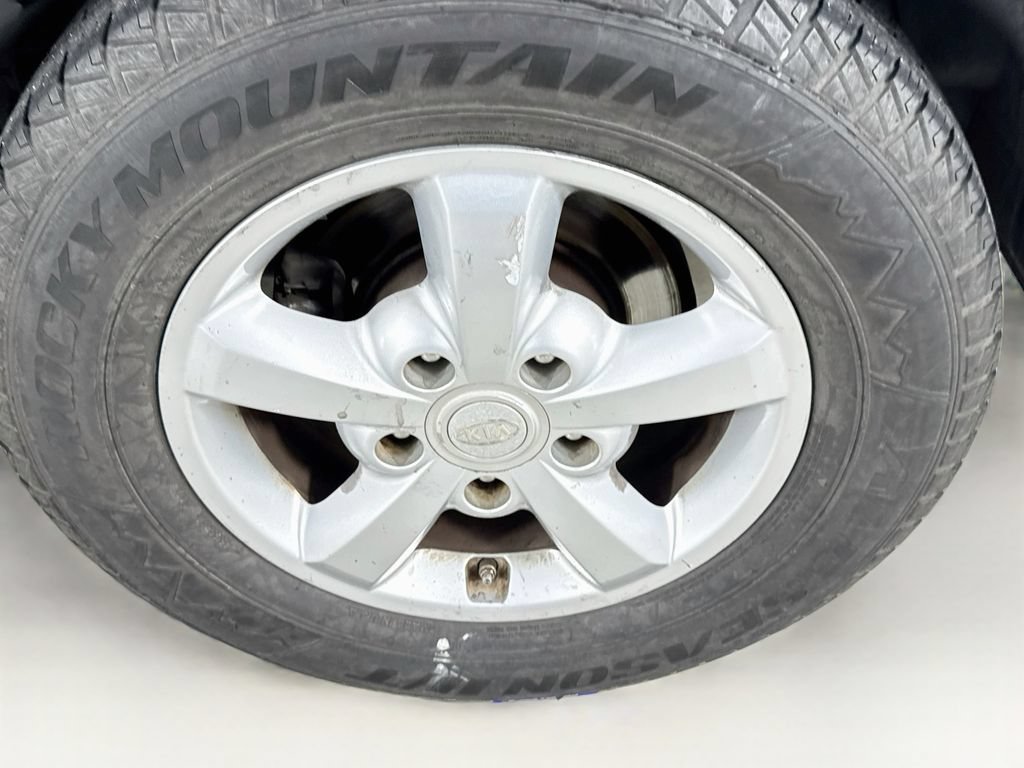 Used 2008 Kia Sorento 2WD w/ Sport Pkg image 33