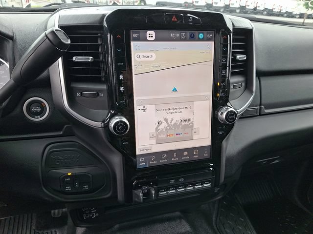 Used 2025 RAM 5500 4x4 Crew Cab image 17