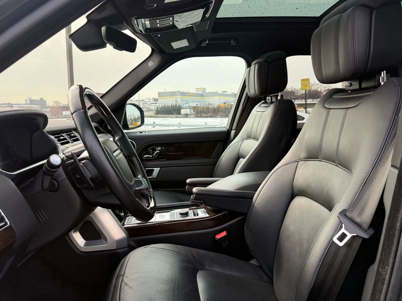 Used 2022 Land Rover Range Rover Westminster Edition image 8