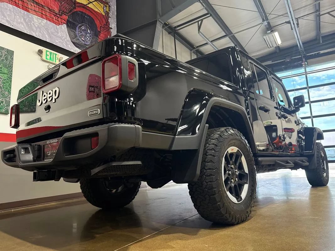 Used 2023 Jeep Gladiator Overland w/ Cold Weather Group AWD/4WD image 21