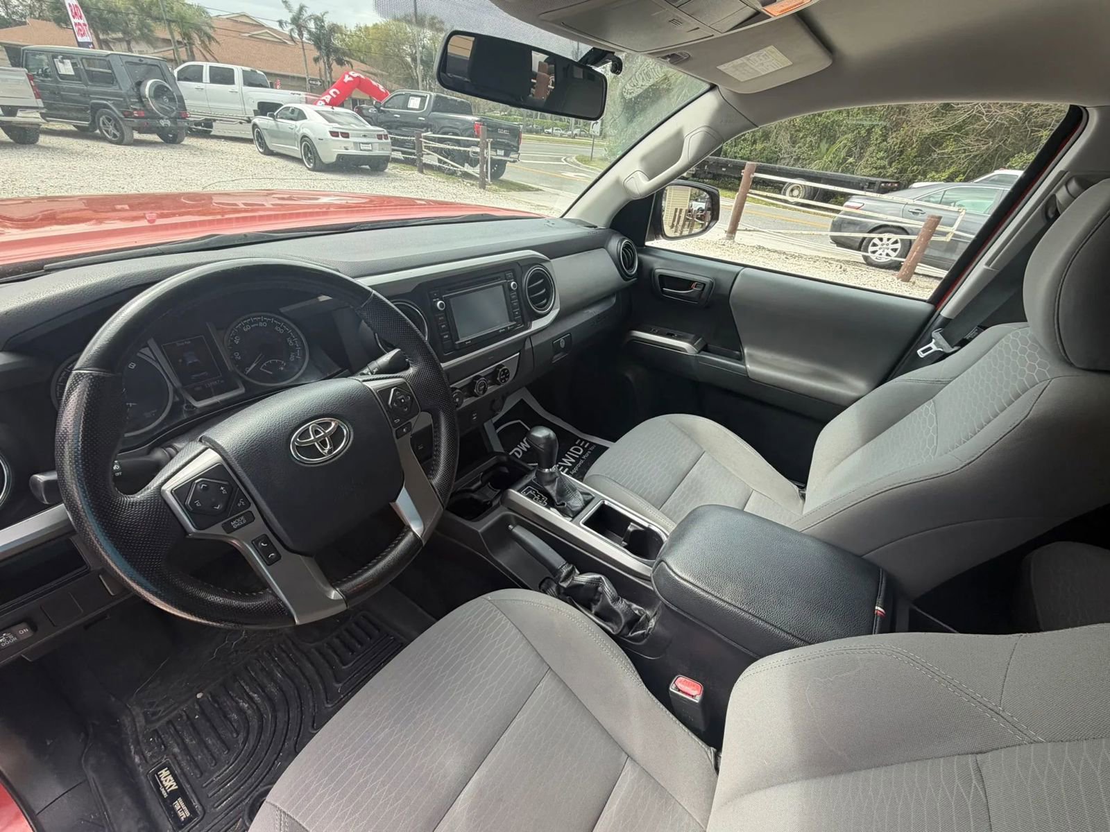 Used 2016 Toyota Tacoma SR5 w/ Towing Package RWD image 9