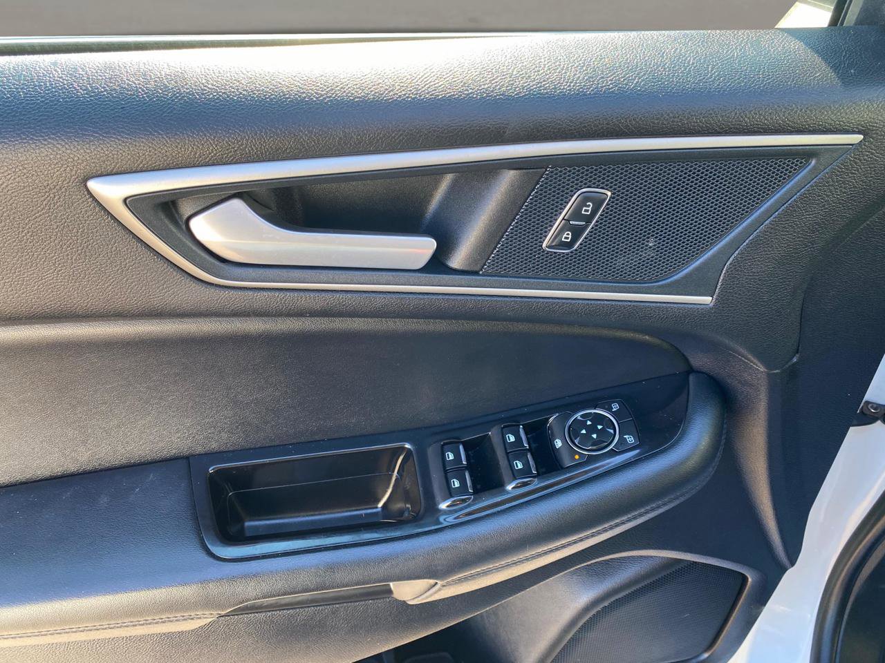 Used 2019 Ford Edge SEL image 13