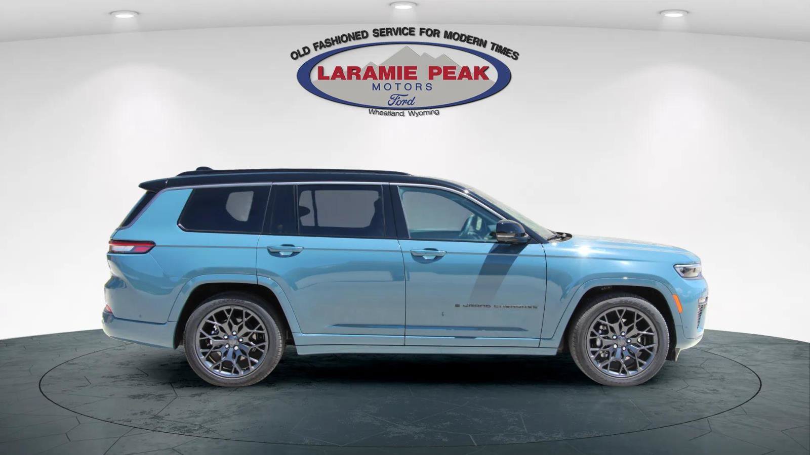 Used 2026 Jeep Grand Cherokee L Summit AWD/4WD image 2