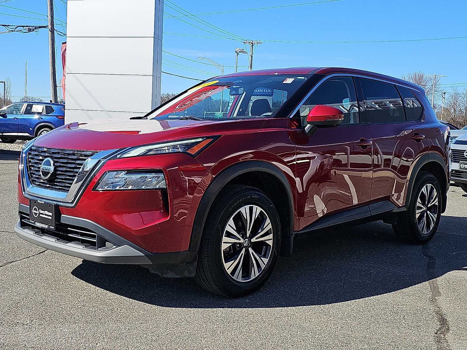 Used 2021 Nissan Rogue SV image 3
