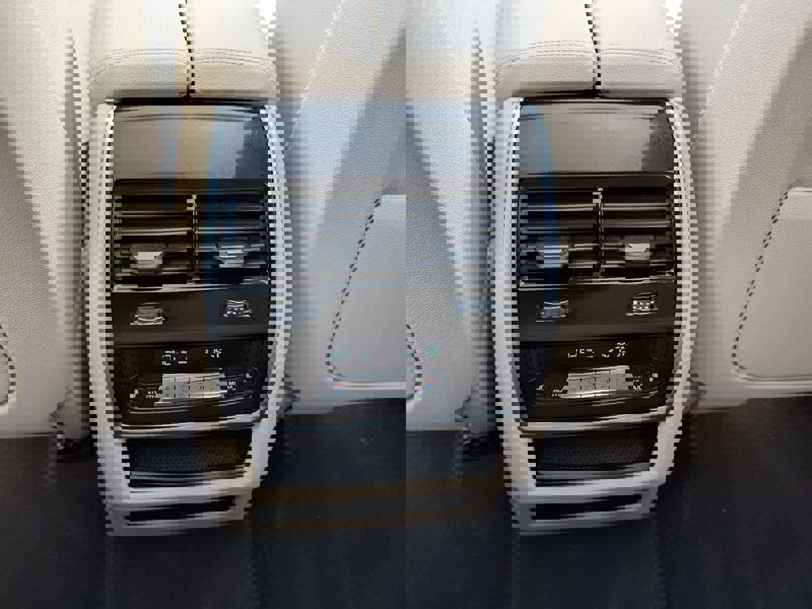 Used 2020 BMW X5 xDrive40i w/ Convenience Package image 18