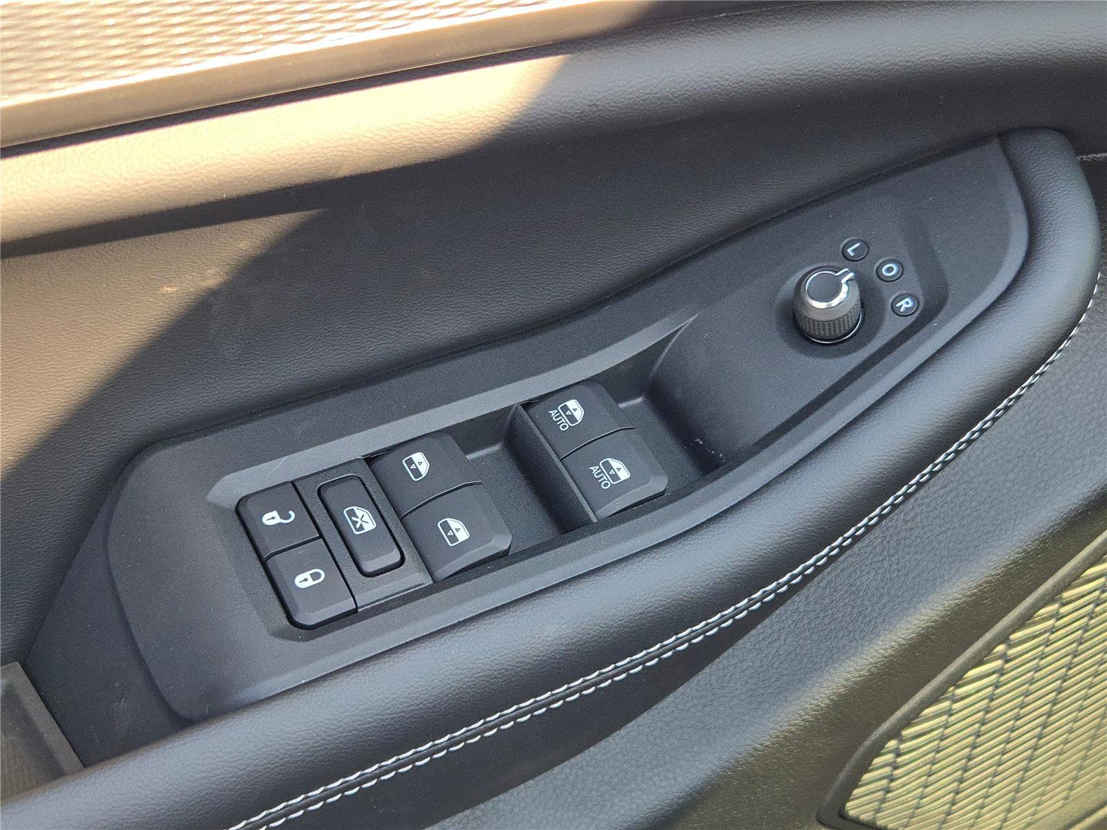 Used 2025 Jeep Grand Cherokee L Altitude image 22