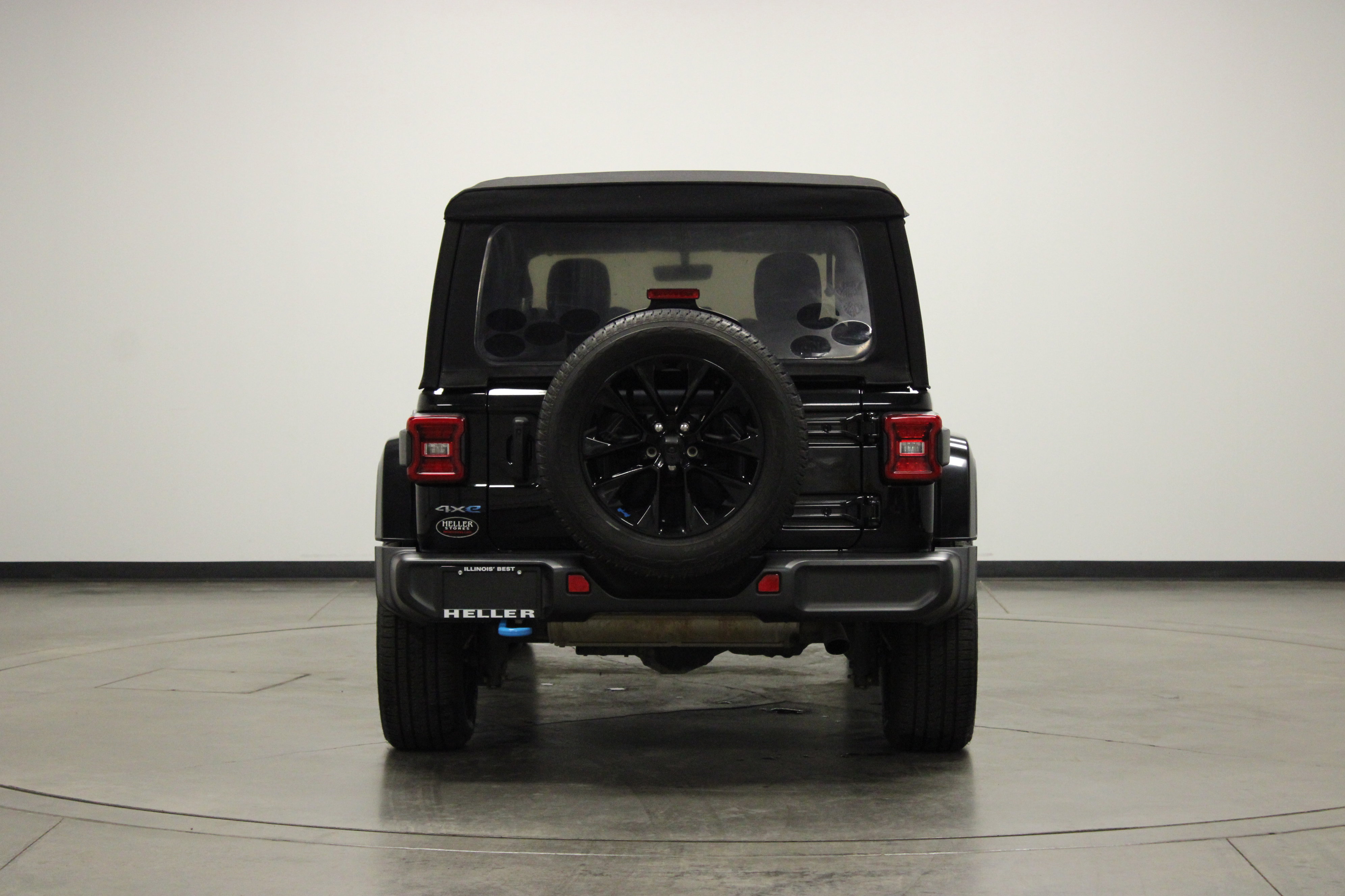Used 2022 Jeep Wrangler Unlimited Sahara w/ Cold Weather Group image 7