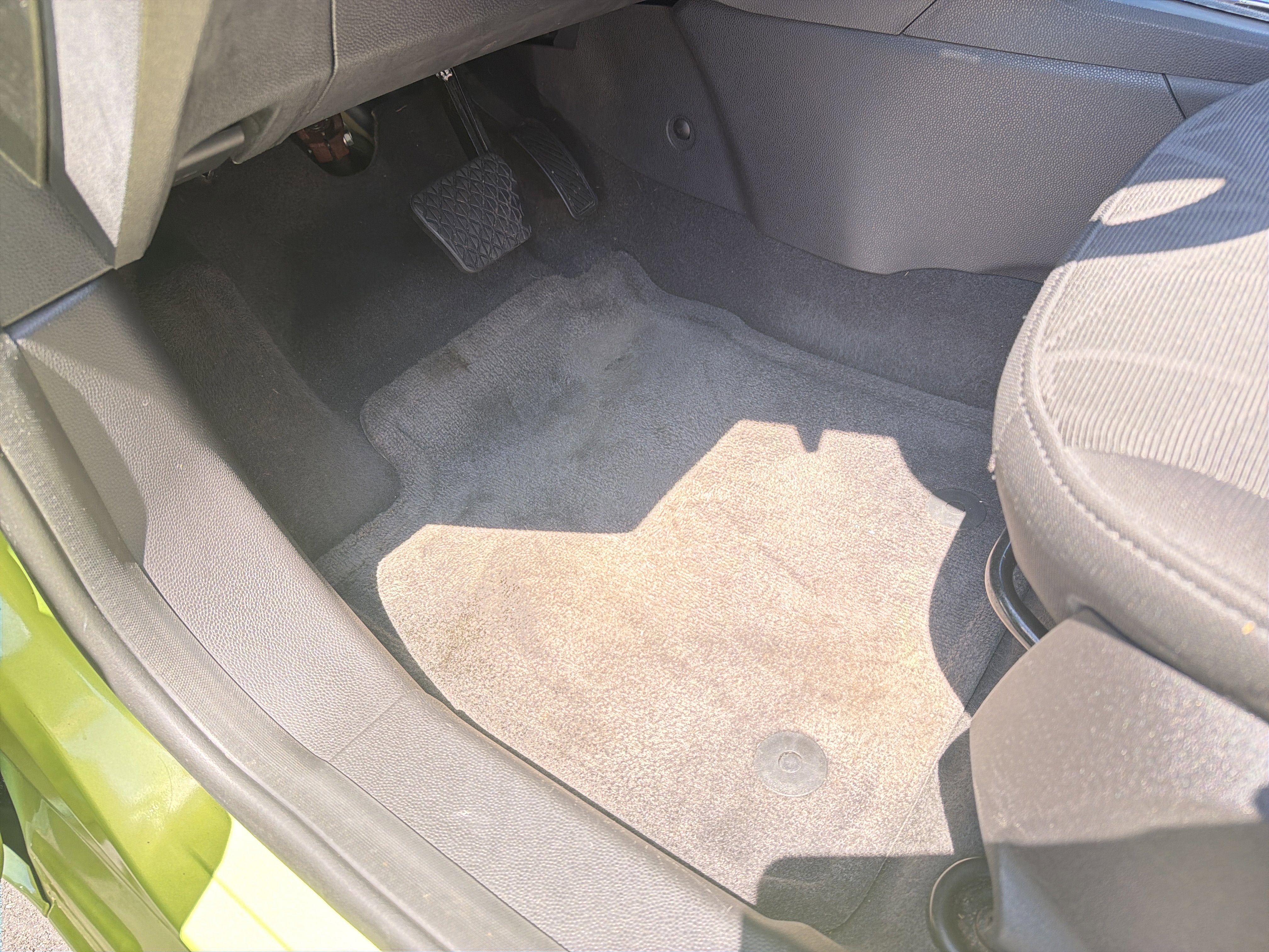 Used 2011 Ford Fiesta SES FWD image 17