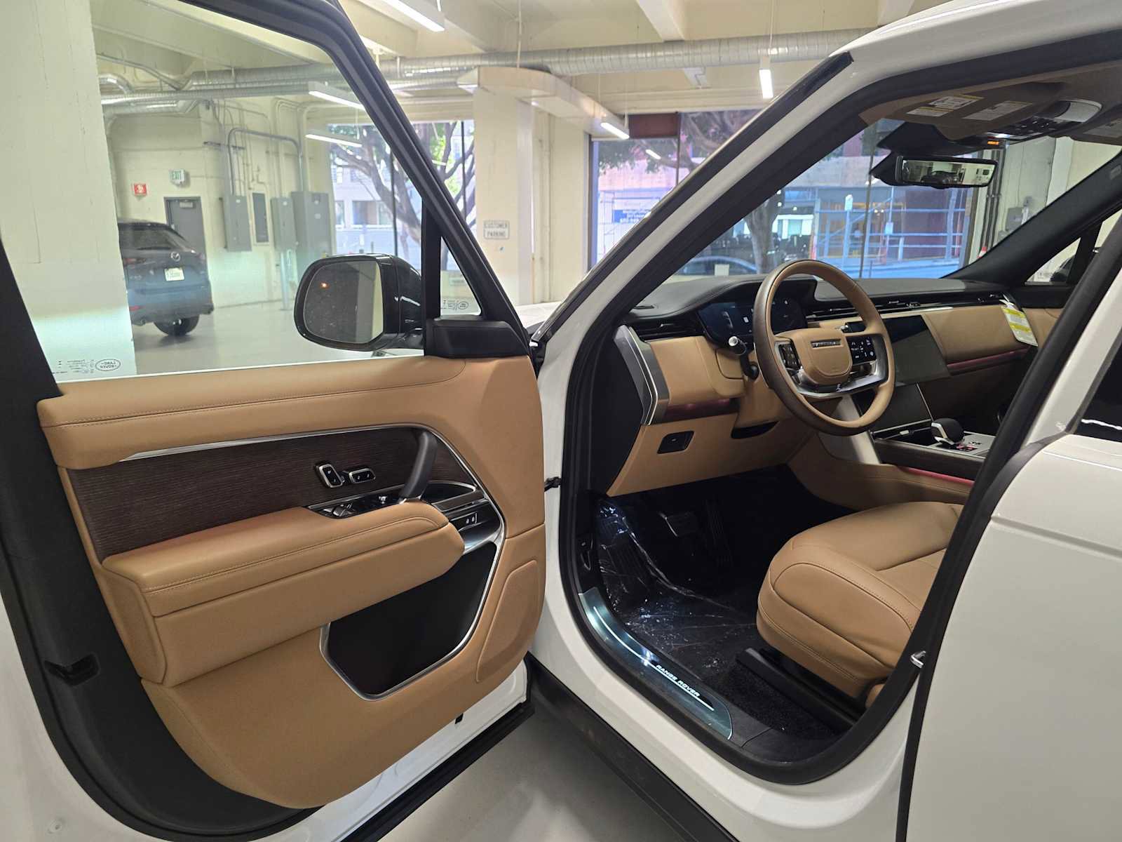 New 2026 Land Rover Range Rover SE image 21