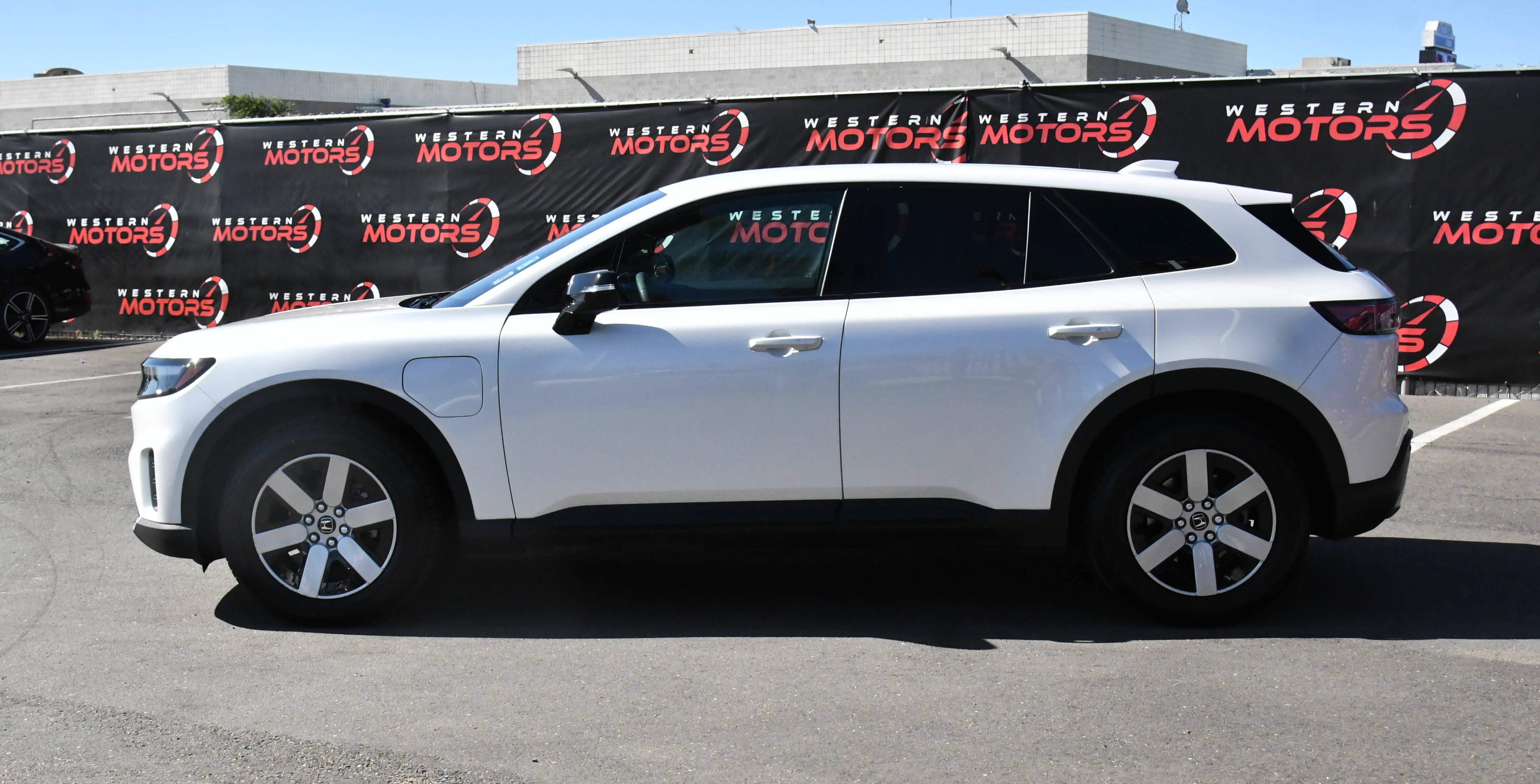 Used 2024 Honda Prologue EX image 4