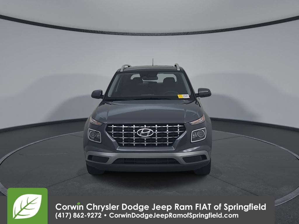 Used 2025 Hyundai Venue SEL FWD image 5