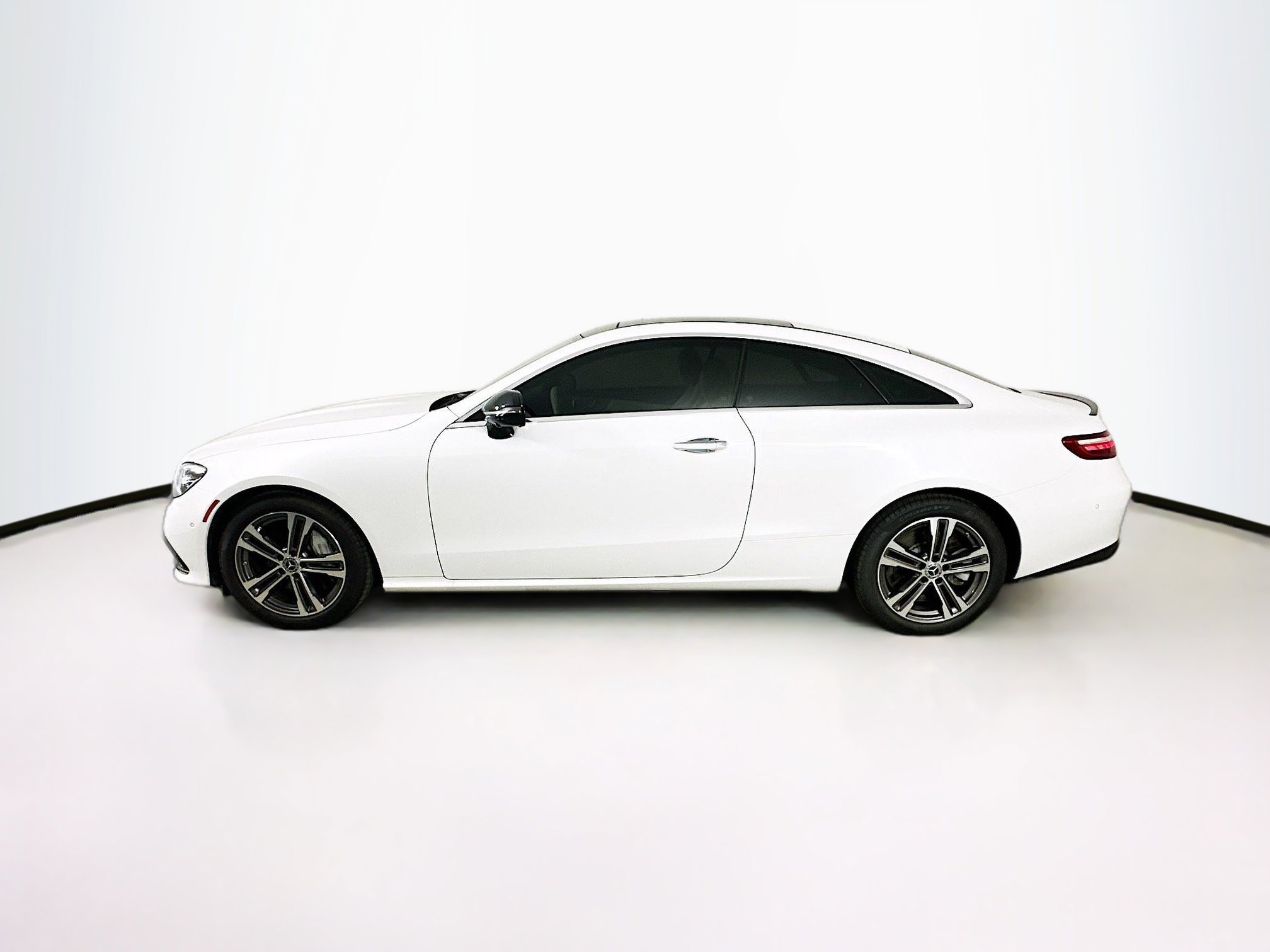 Used 2023 Mercedes-Benz E 450 4MATIC Coupe image 4