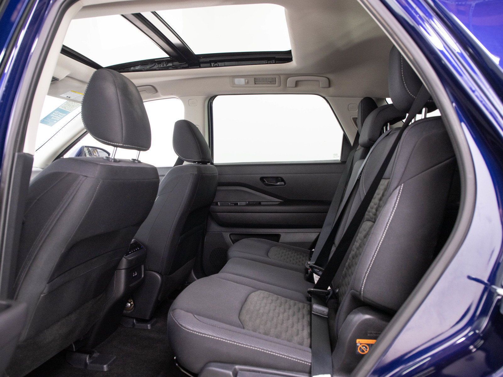 Used 2024 Nissan Pathfinder SV AWD/4WD image 17