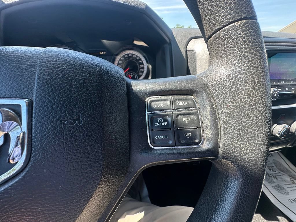 Used 2018 RAM 1500 Express AWD/4WD image 17