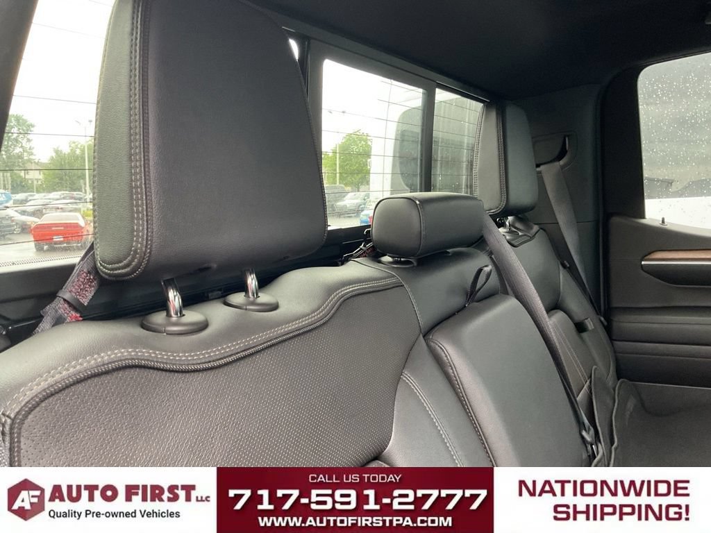 Used 2022 Chevrolet Silverado 1500 High Country w/ High Country Premium Package AWD/4WD image 17