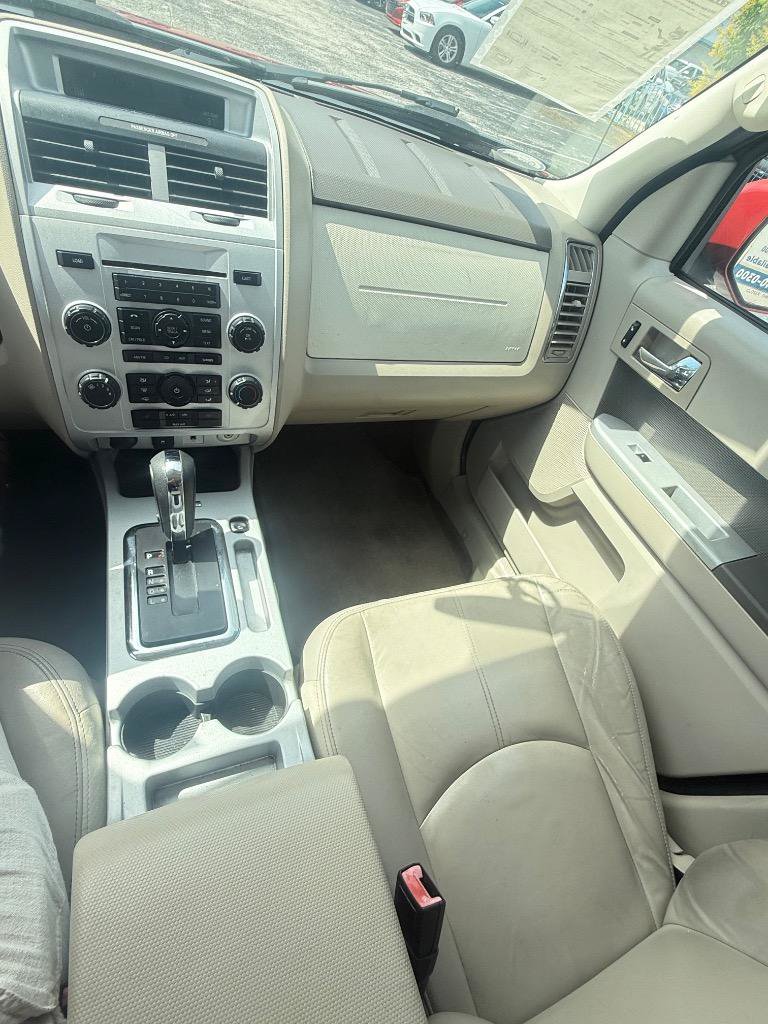 Used 2010 Mercury Mariner Premier FWD image 14