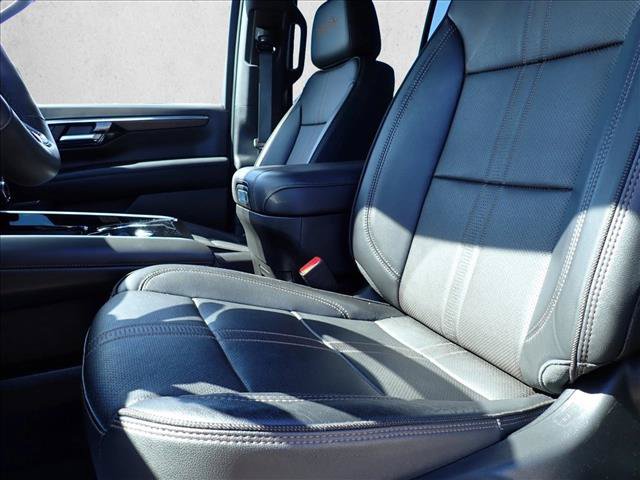 Used 2025 Chevrolet Tahoe High Country AWD/4WD image 15