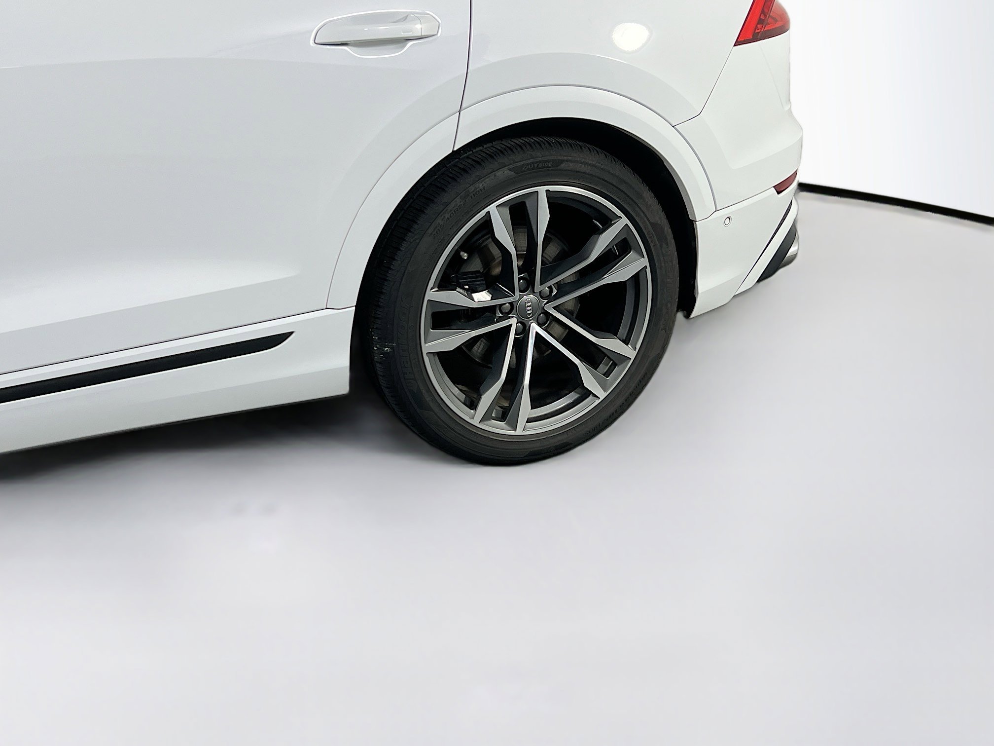 Used 2021 Audi SQ8 Premium Plus w/ Driver Assistance Package image 30