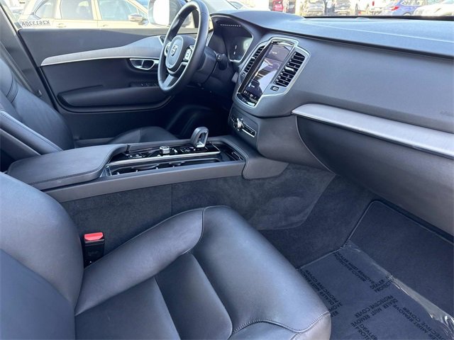 Used 2025 Volvo XC90 B5 Core image 18